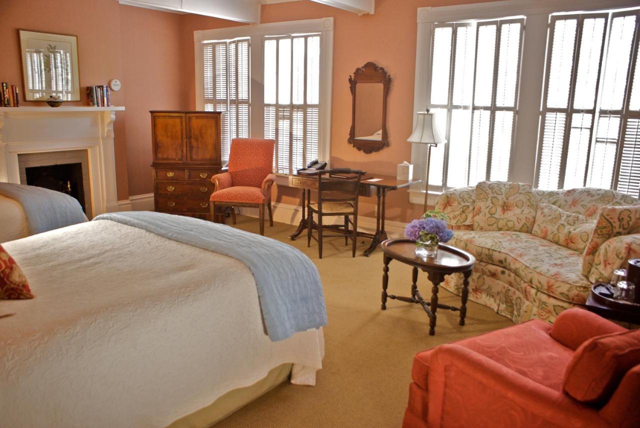 Deluxe Queen Room with Two Queen Beds,1076720950:JPEG