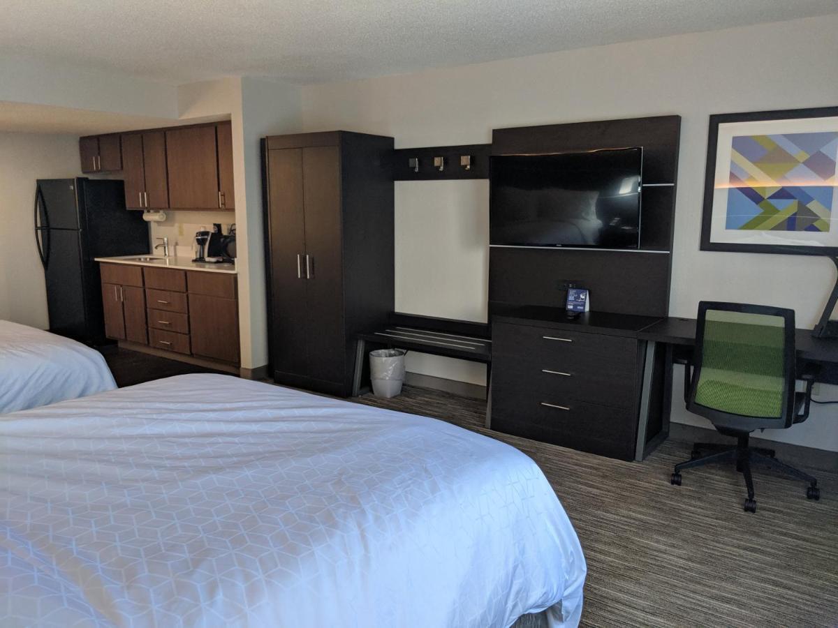 Queen Suite with Two Queen Beds and Dining Area,1276886728:JPEG