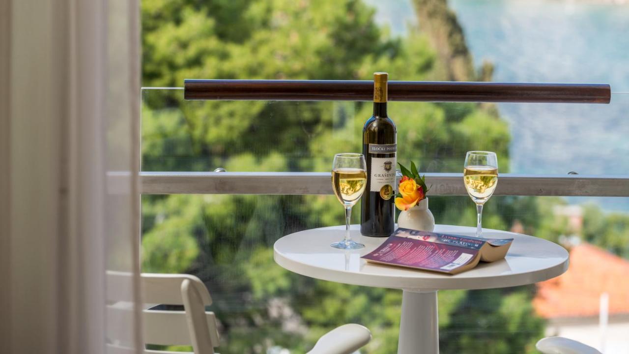 Double or Twin Room Balcony Sea View