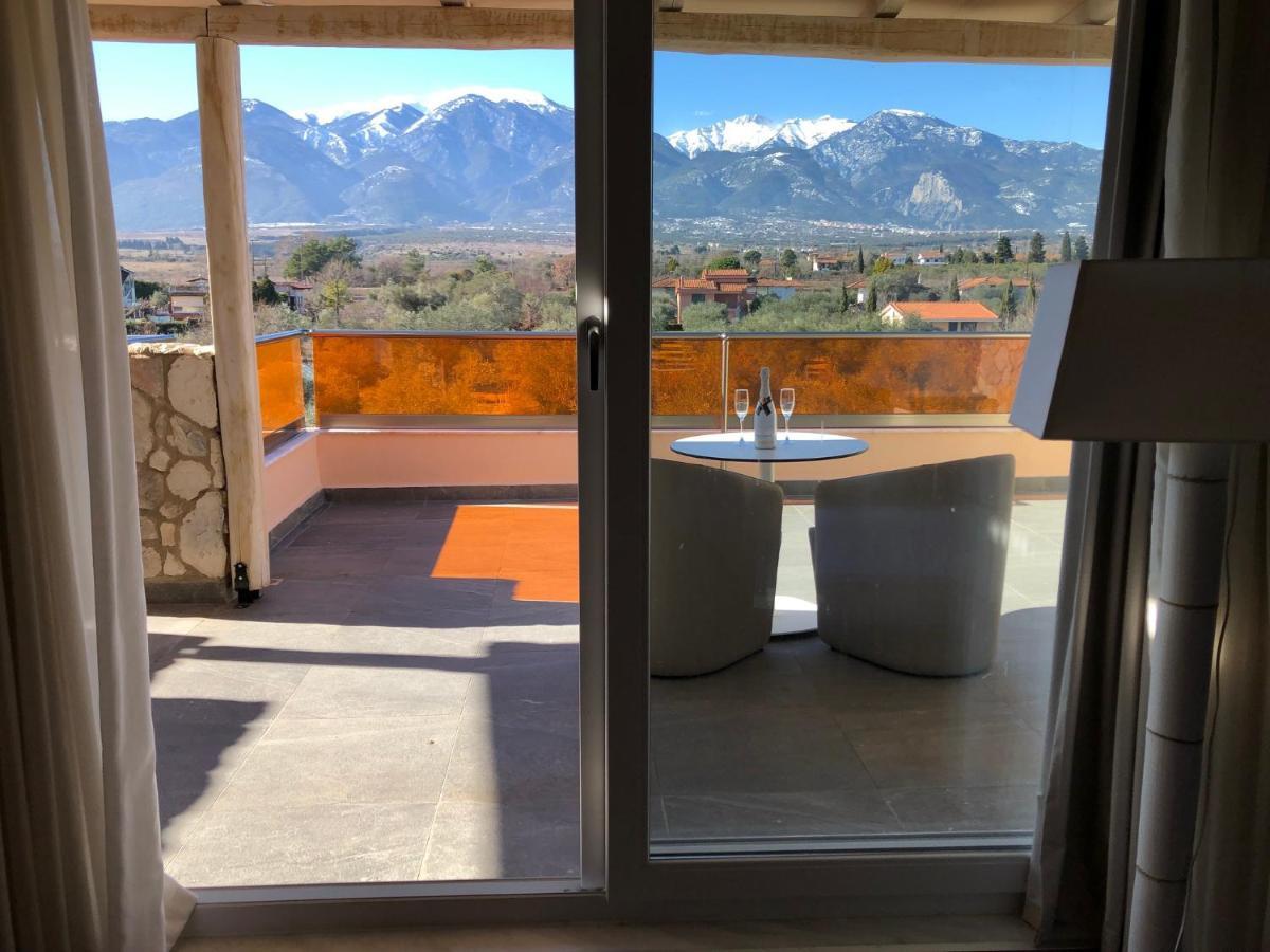 Executive Suite Mt Olympus View