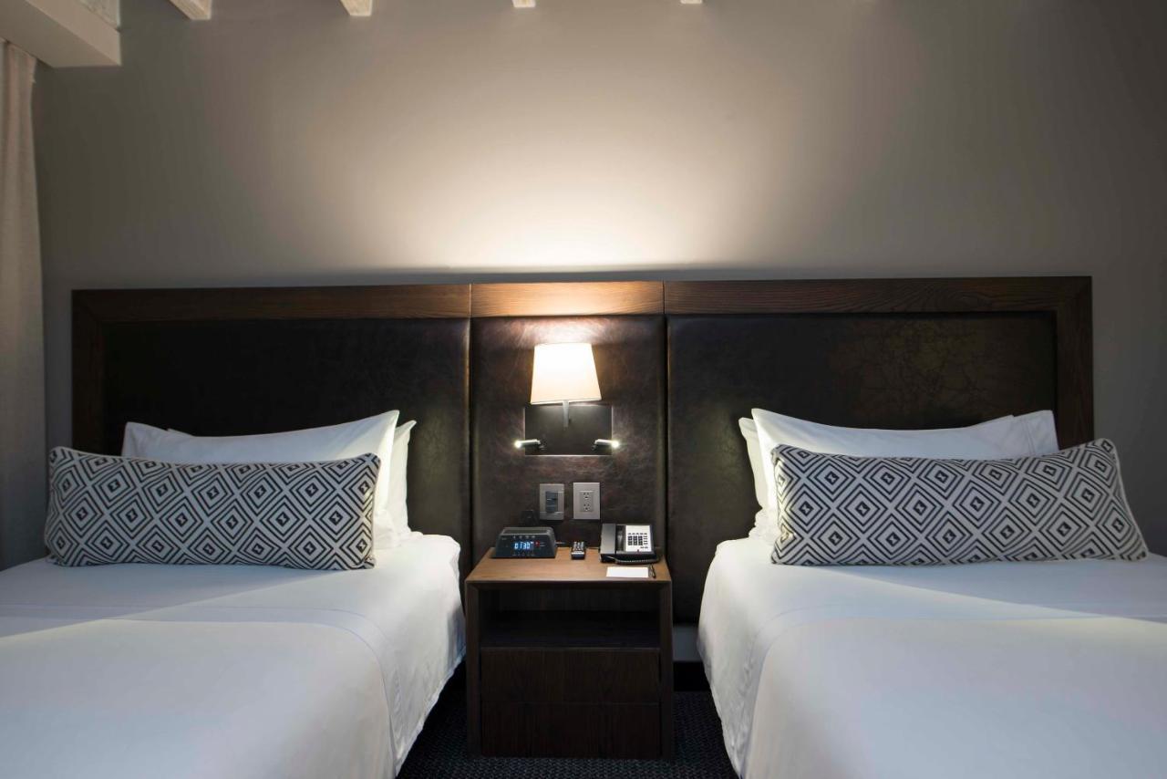 Twin Room,988942609:JPEG