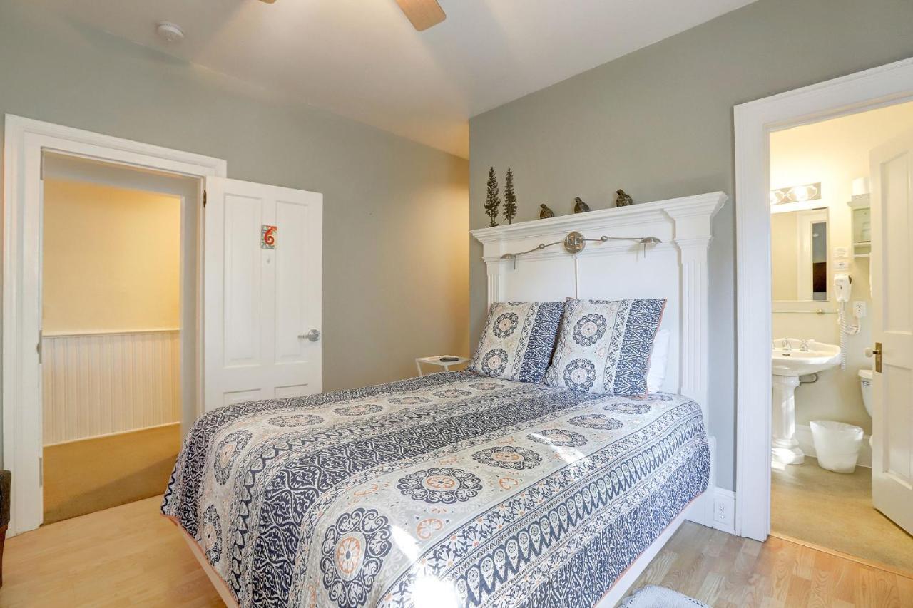 Queen Room