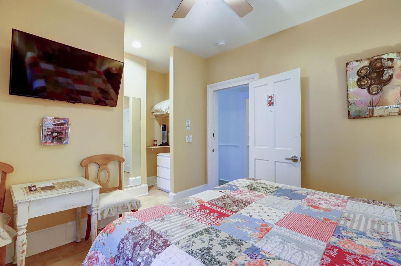 Queen Room