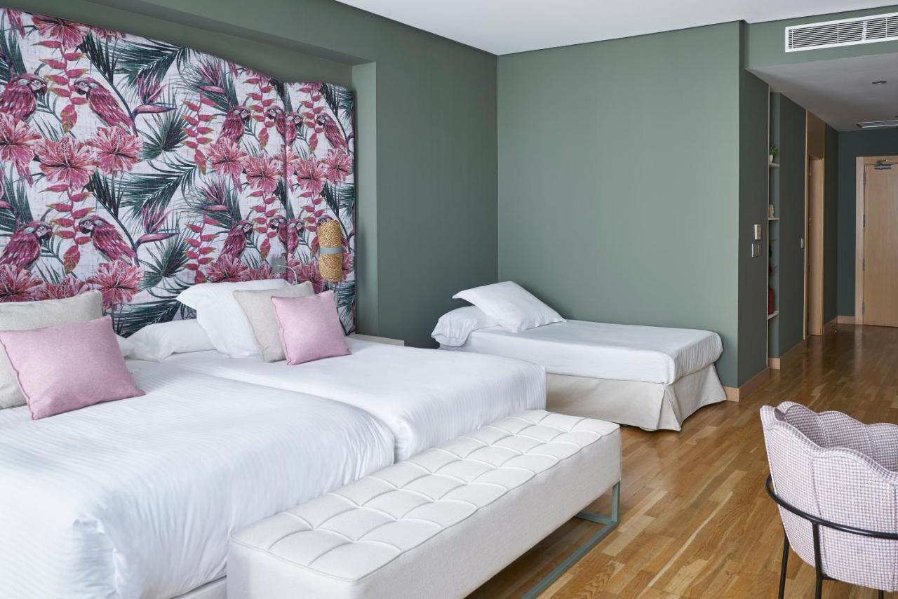 Double Room with Extra Bed (3 Adults),1672569547:JPEG