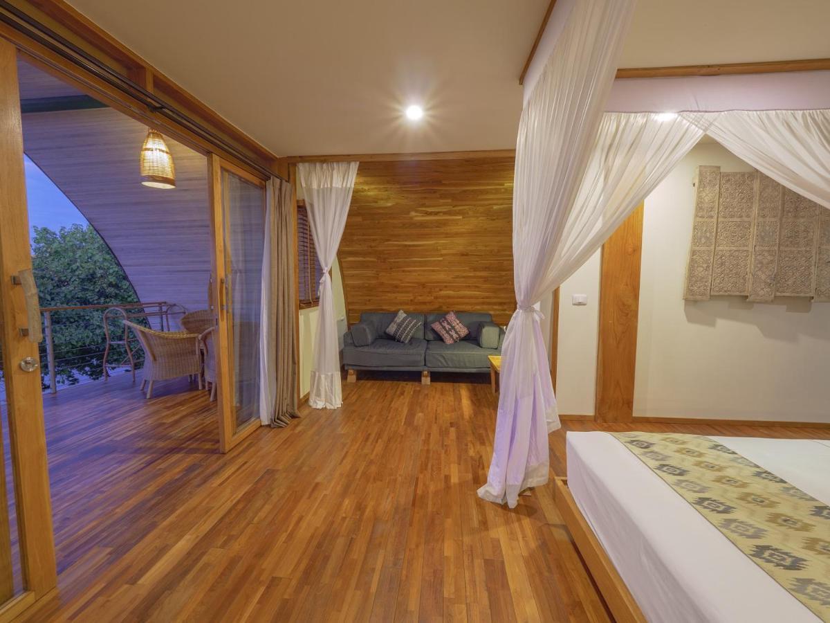 Grand Seaview Suite with Balcony