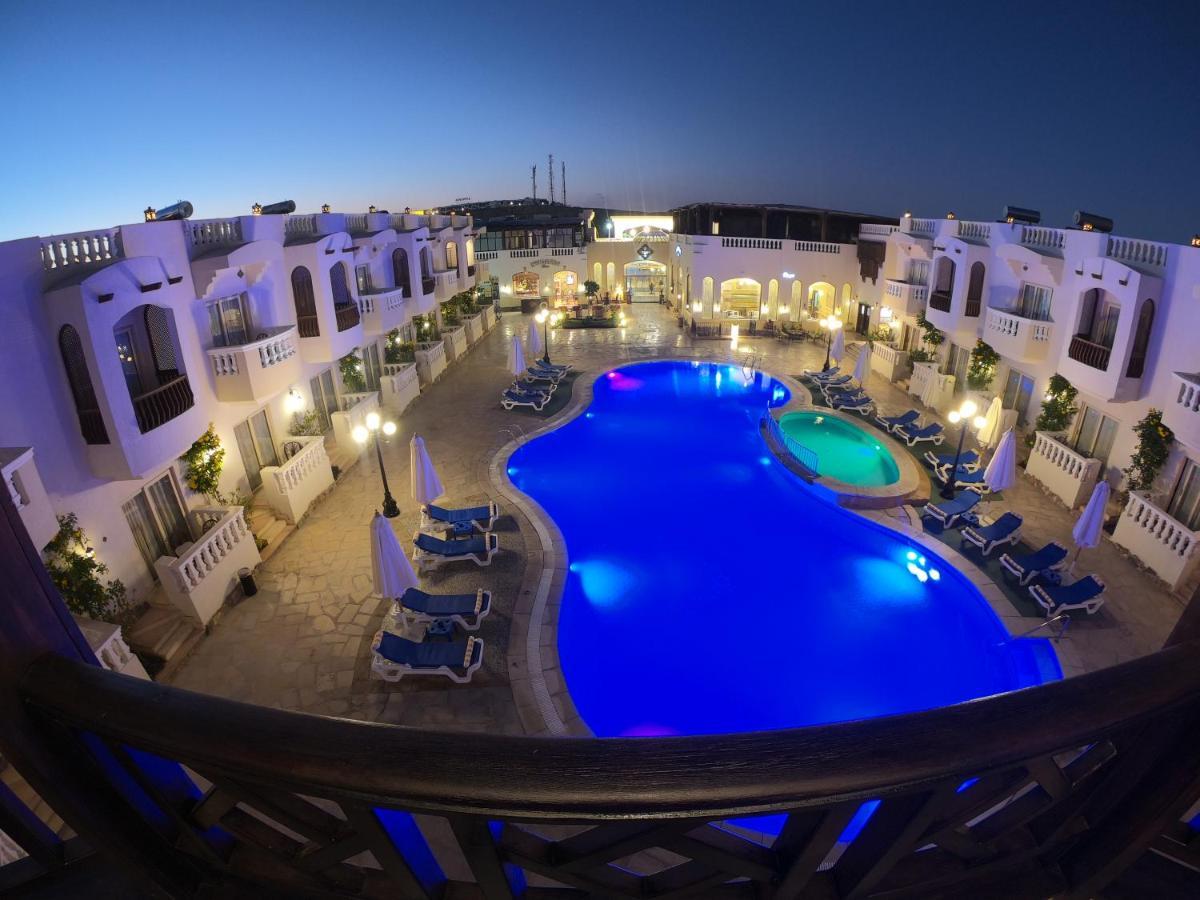 Superior Double Room Pool View,992136994:JPEG