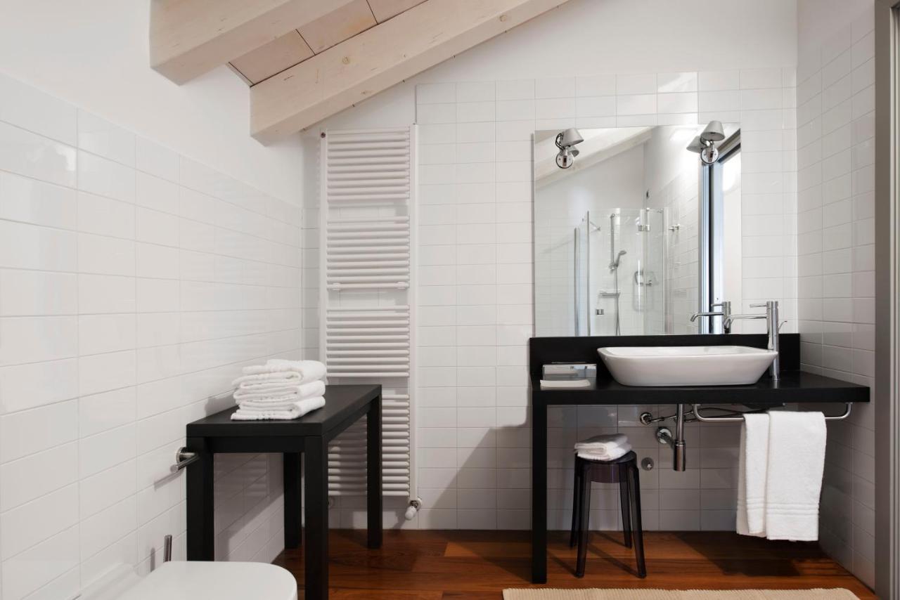 Deluxe Family Room with Lake View,1005567709:JPEG