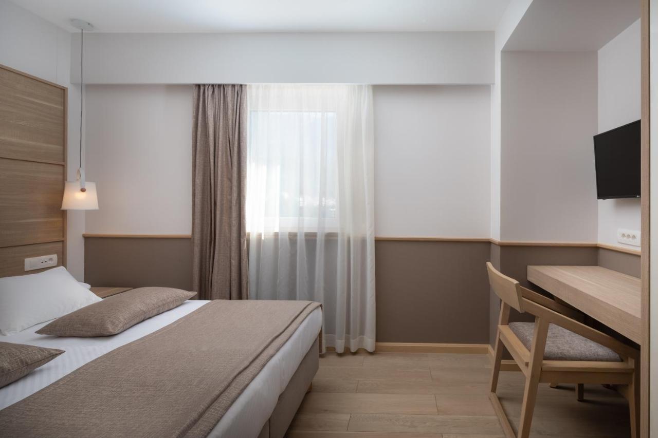 Superior One-Bedroom Apartment with Sea View
