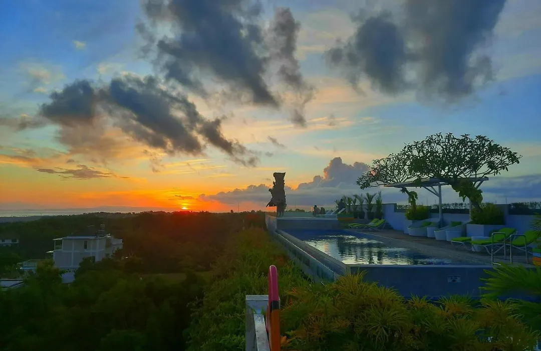 Maxonehotels At Bukit Jimbaran-1