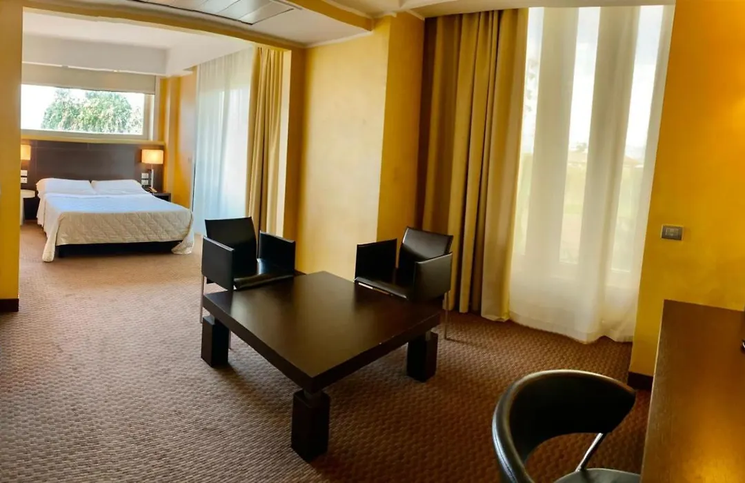 E' Hotel-1