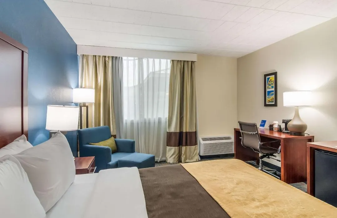 Comfort Inn & Suites Pittsburgh Fox Chapel-1