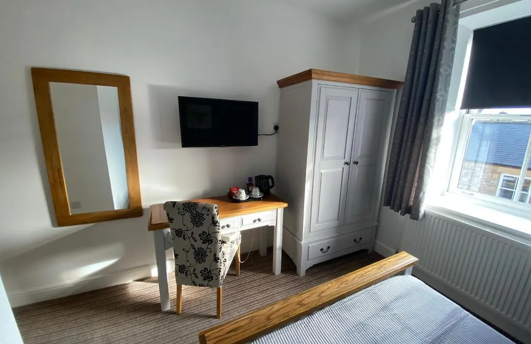 The Three Horseshoes Hotel-1