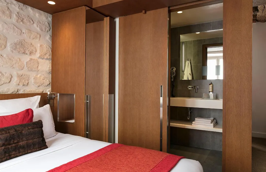 Select Hotel-1