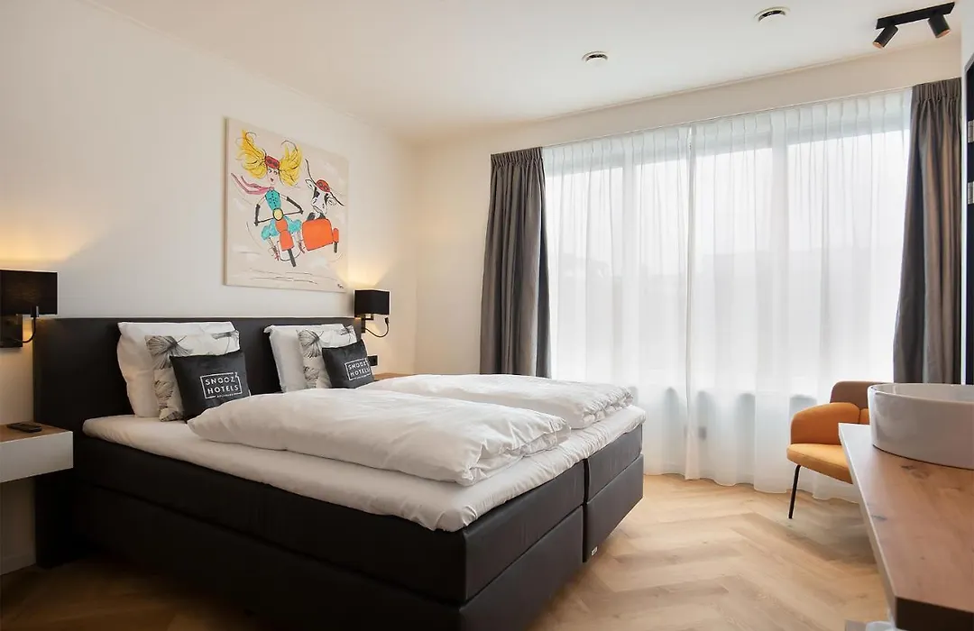 Snoozz Hotels Bolsward Boutique hotel zonder receptie met digitale sleutel-1