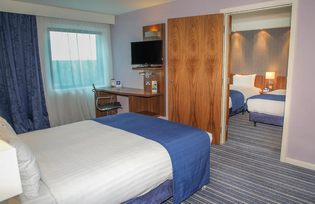 Holiday Inn Express London Heathrow T5 By Ihg-1