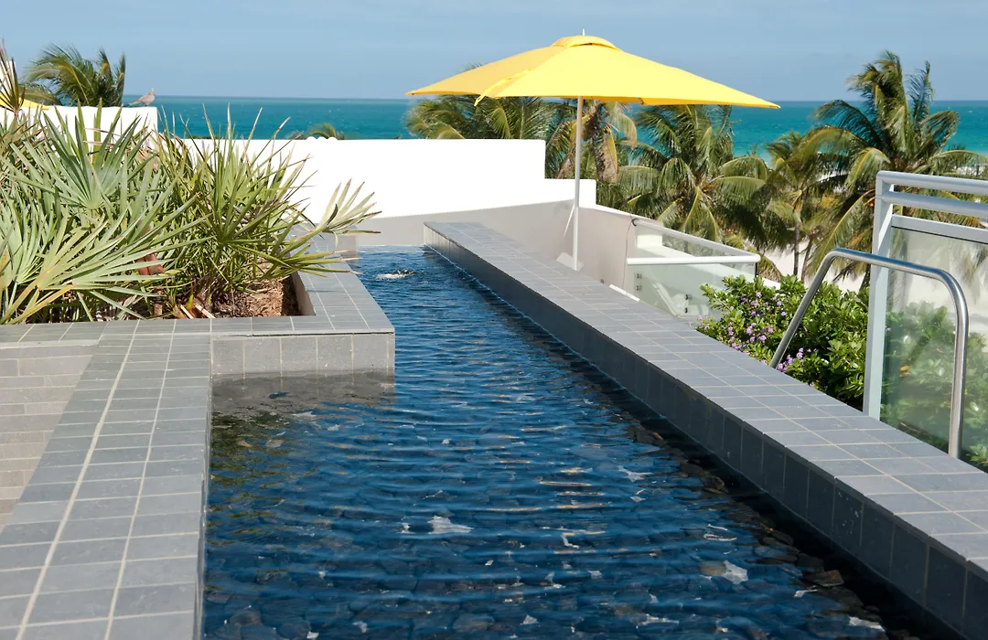 Leslie Hotel Ocean Drive-1