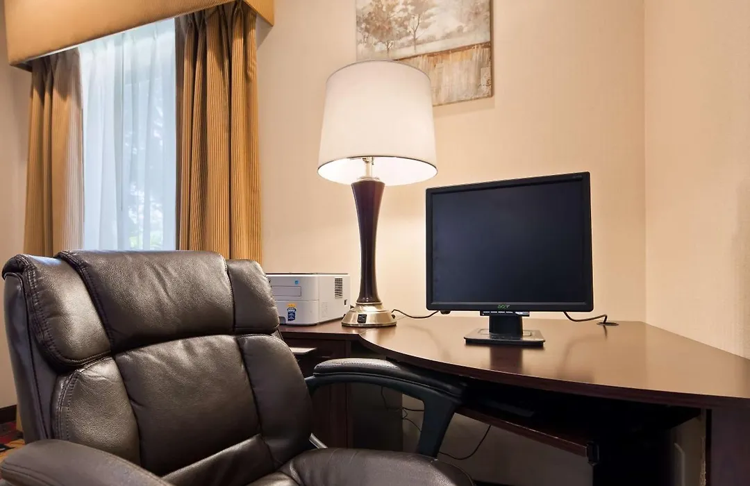 Best Western Plaza Hotel Saugatuck-1