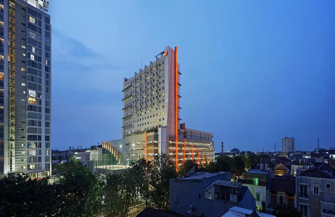Harris Hotel And Conventions Kelapa Gading Jakarta-1