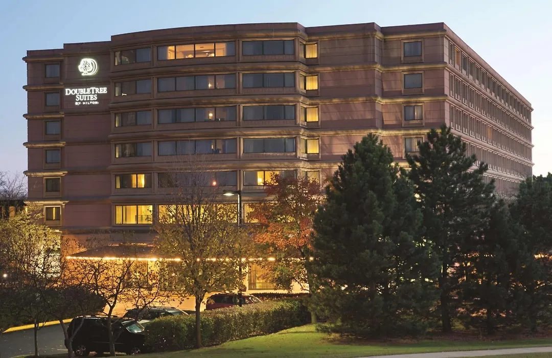 Doubletree Suites By Hilton Hotel & Conference Center Chicago-Downers Grove-1