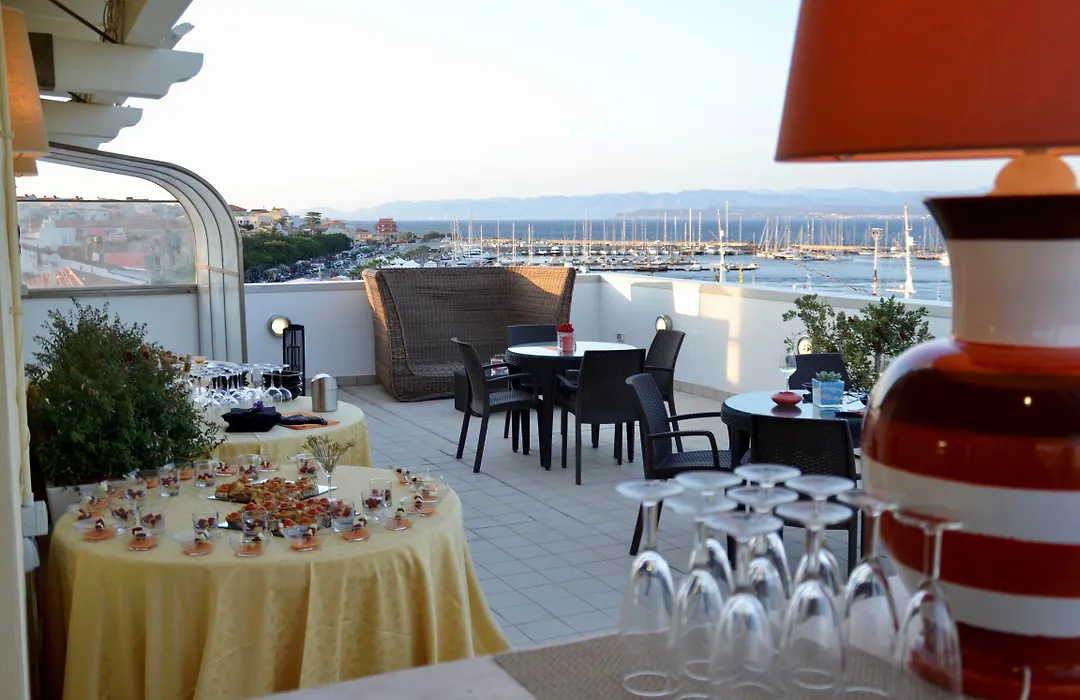 Lu' Hotel Carloforte-1