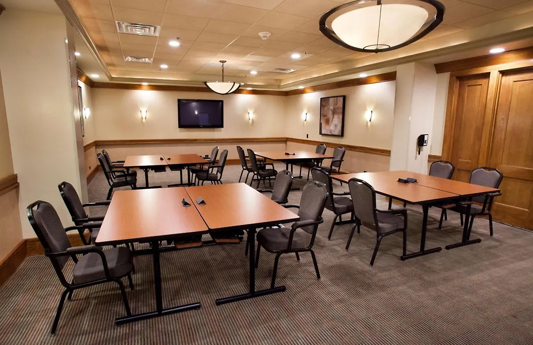 Hilton Suites Chicago/Oakbrook Terrace-1
