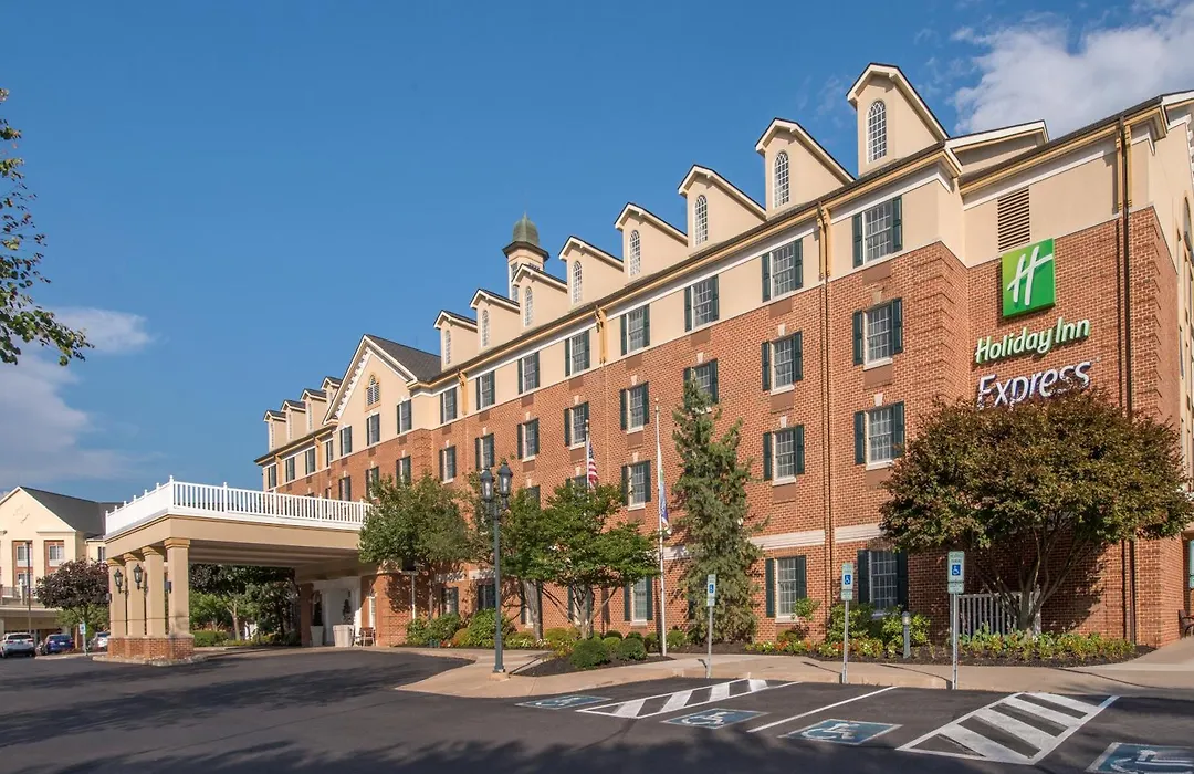 Holiday Inn Express State College At Williamsburg Square By Ihg-1