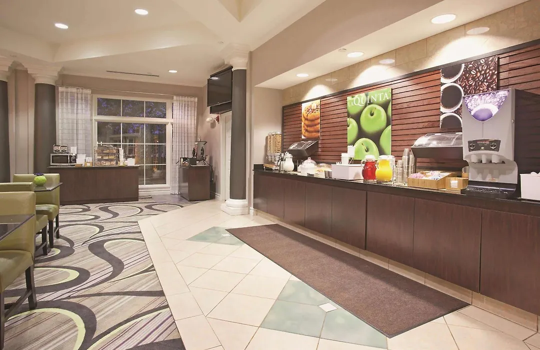 La Quinta By Wyndham Pueblo-1