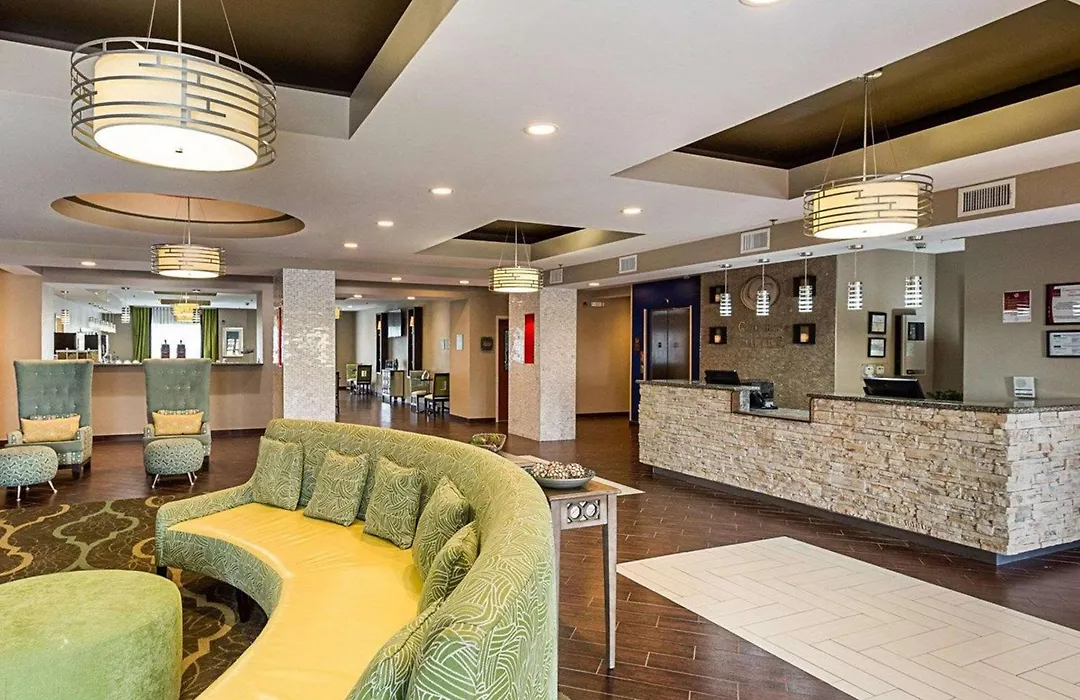 Comfort Suites Near Tanger Outlet Mall-1