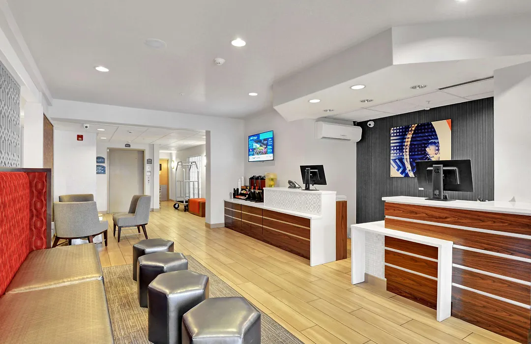 Executive Residency By Best Western Navigator Inn & Suites-1