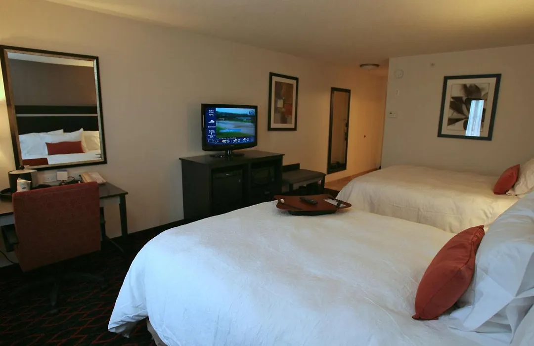 Hampton Inn & Suites Red Deer-1