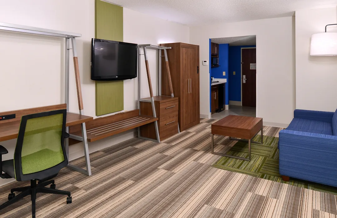 Holiday Inn Express & Suites Raleigh Ne - Medical Ctr Area By Ihg-1