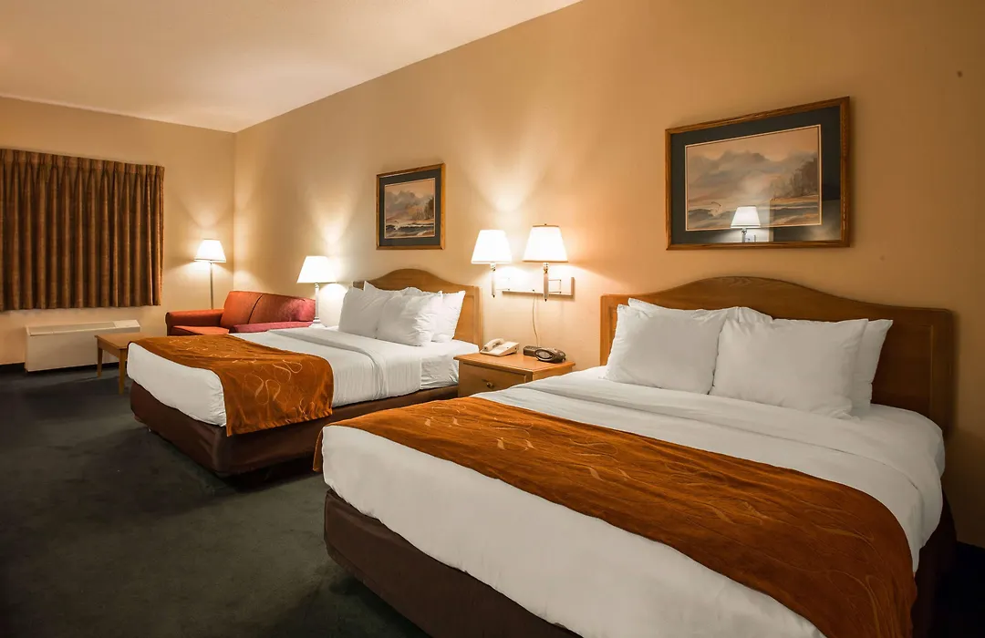Super 8 By Wyndham Cherokee-1