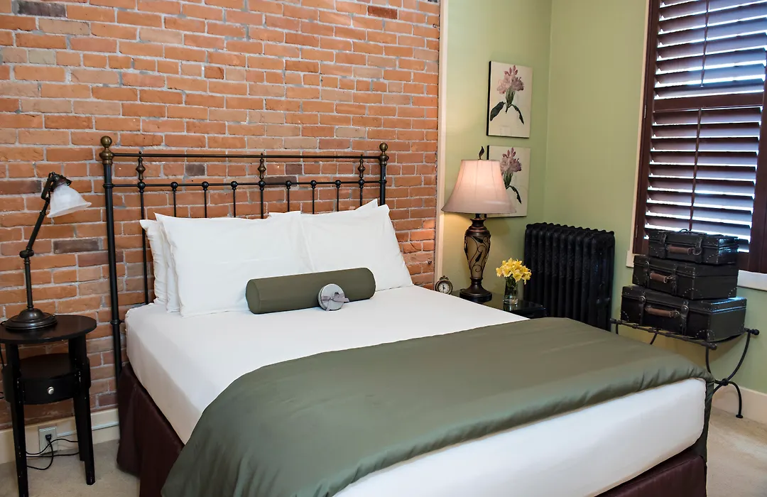 Chamberlin Inn-1