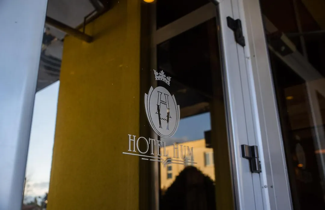 Hotel Hum-1