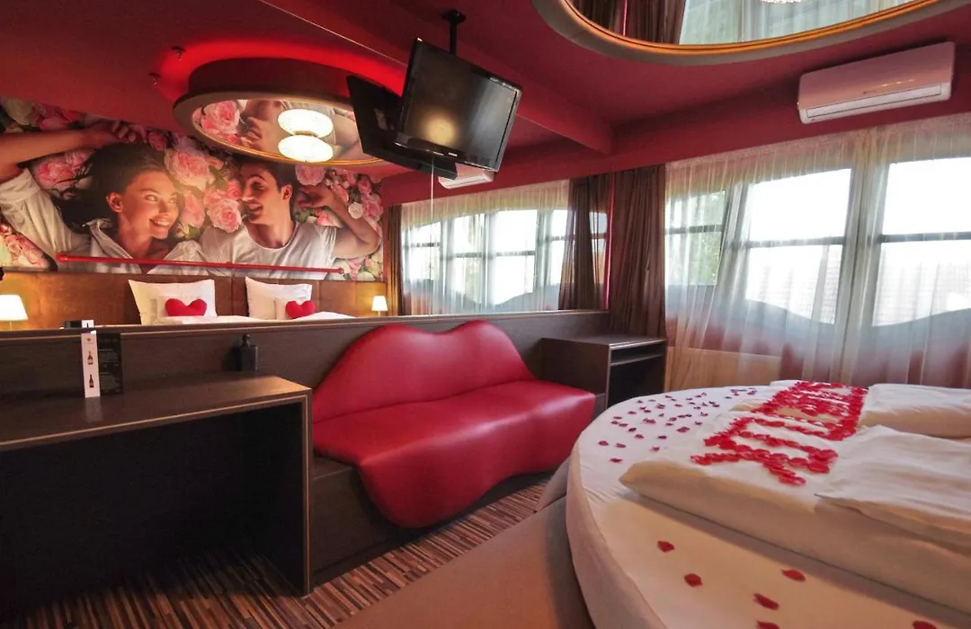 Hotel Corvin-1
