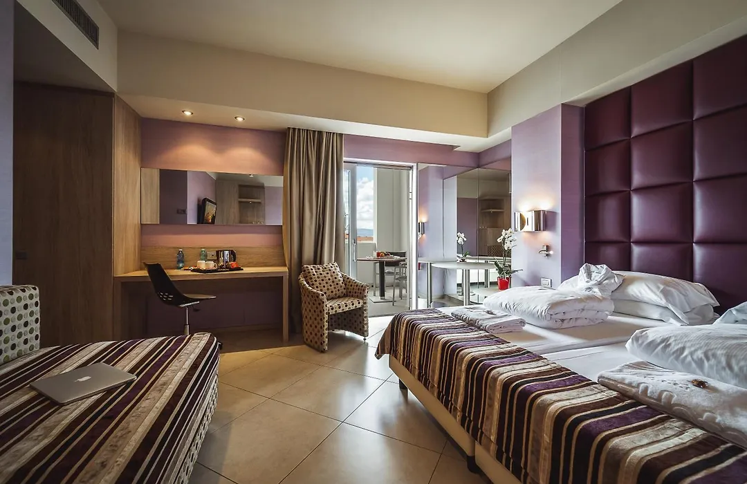 Jazz Hotel-1