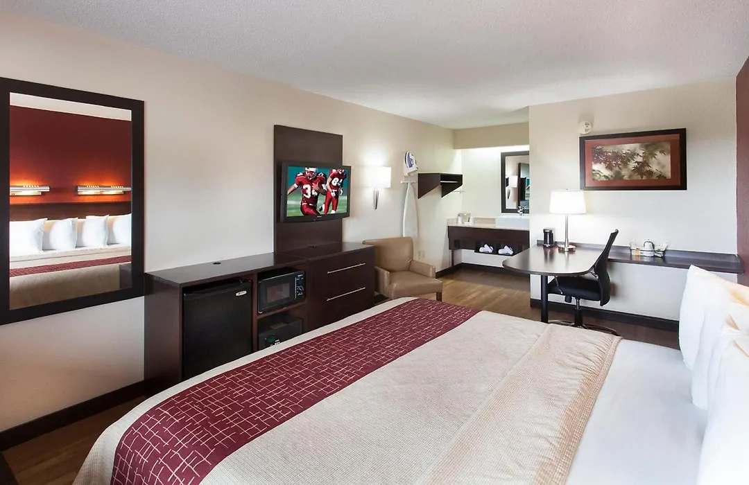 Red Roof Inn Plus+ Philadelphia Airport-1