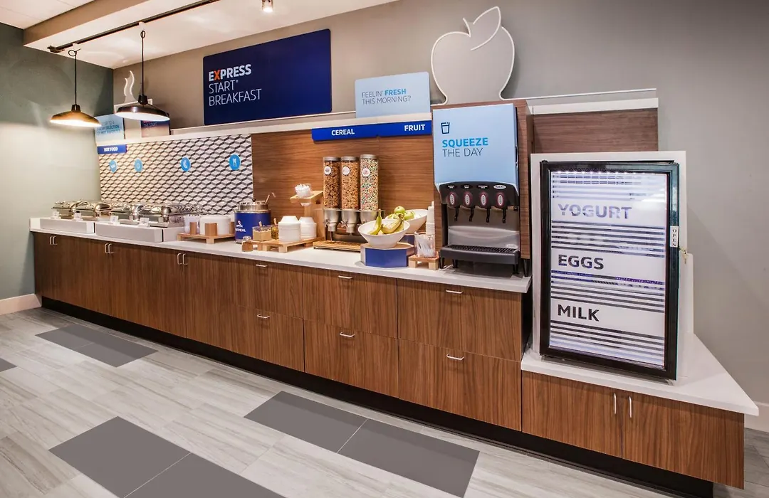Holiday Inn Express & Suites Langley By Ihg-1