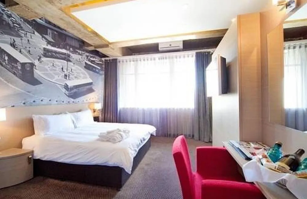 Reef Hotel-1