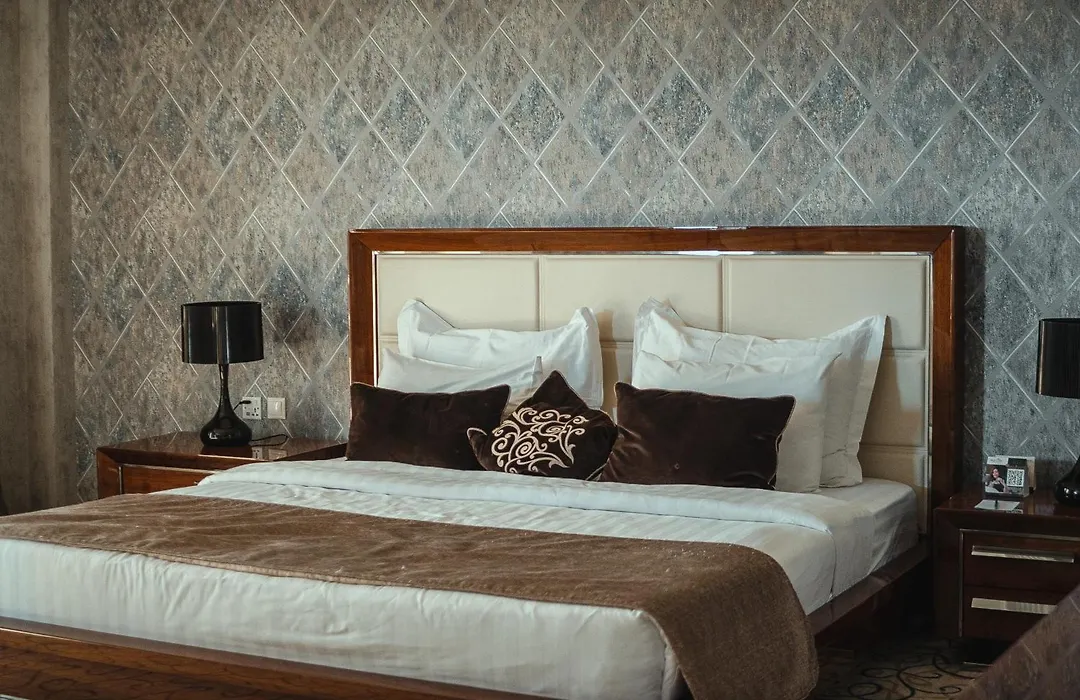 Highcrest Hotel-1