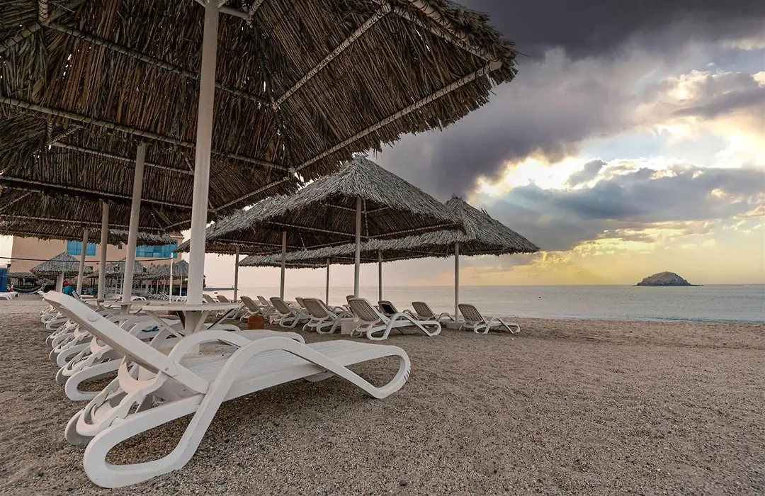 Royal Beach Hotel&Resort-1