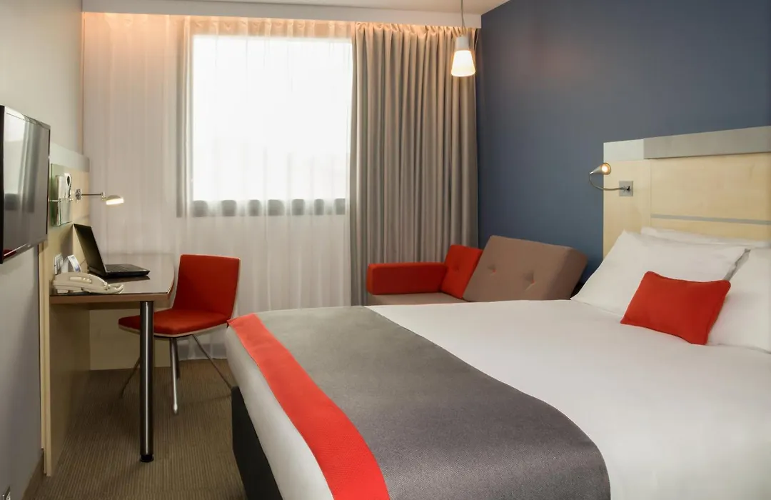 Holiday Inn Express Toulouse Airport By Ihg-1