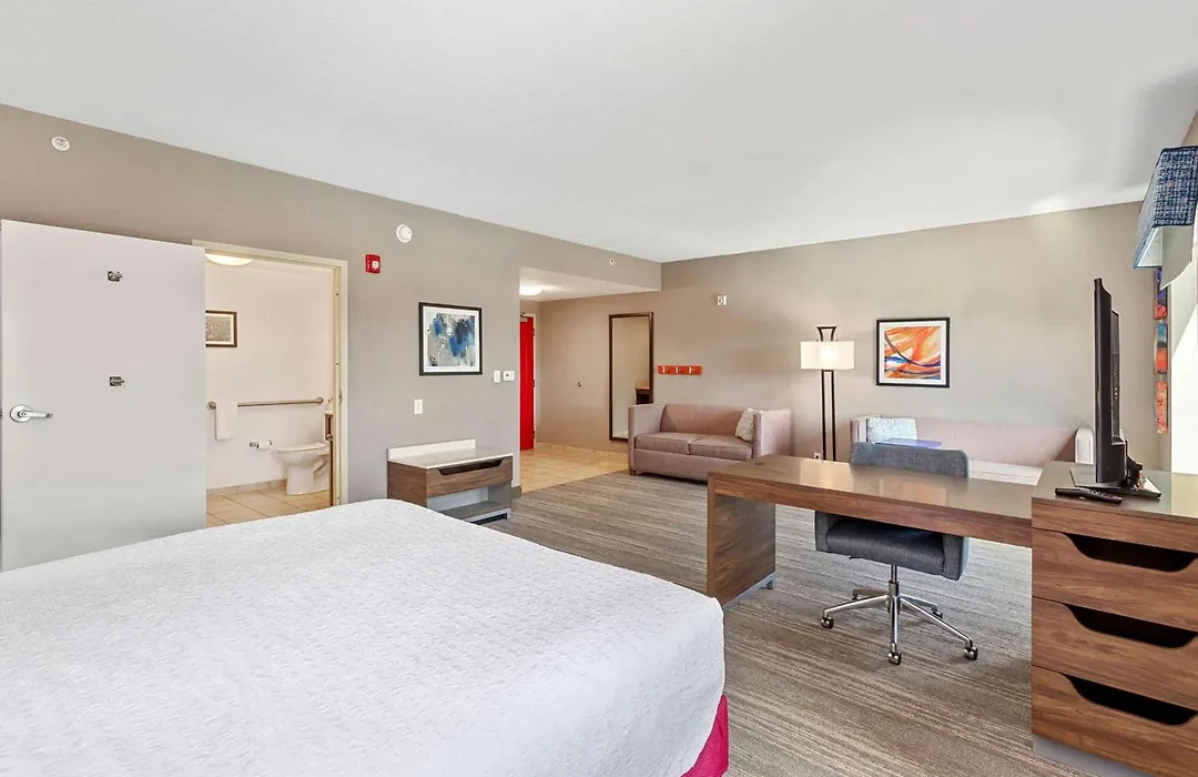 Hampton Inn & Suites Orlando-Apopka-1