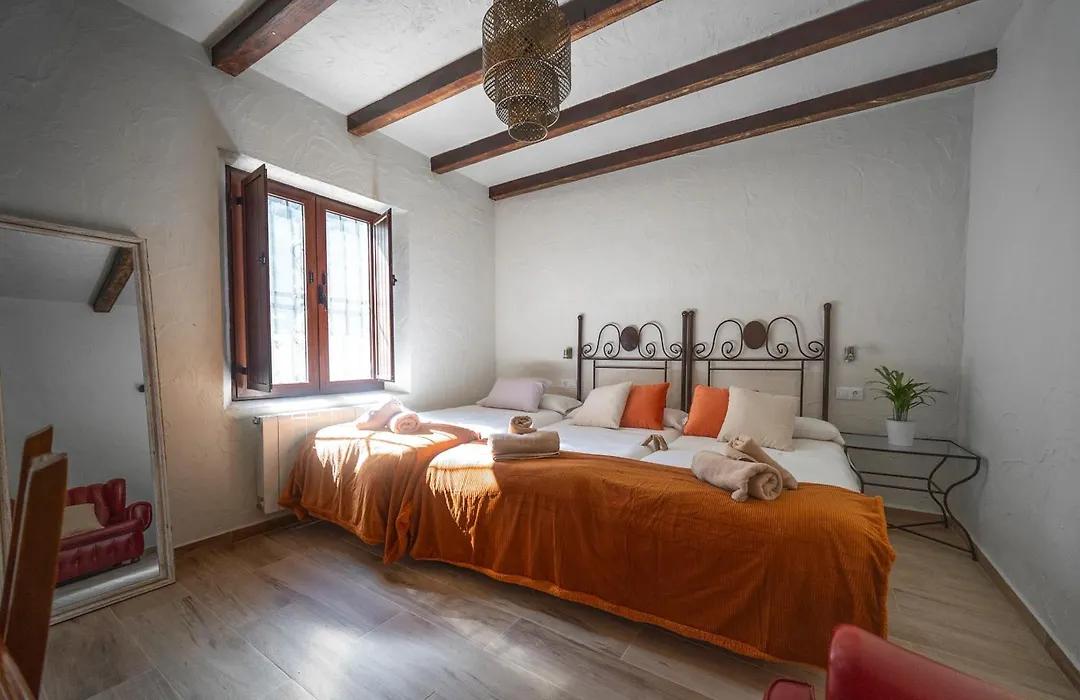 Eco Hotel Cueva Del Gato-1