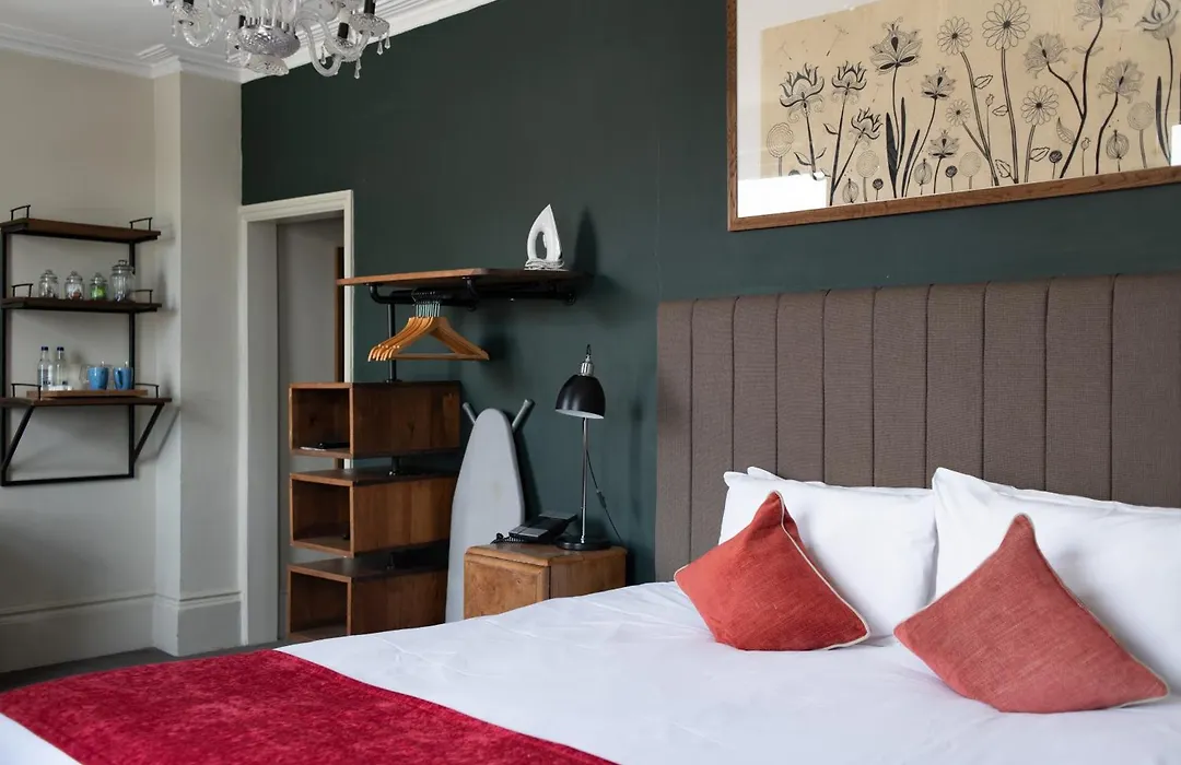 Kew Gardens Hotel-1