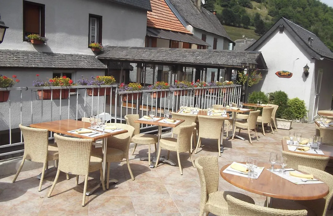 Logis Hôtel Restaurant Auberge de l'Isard-1