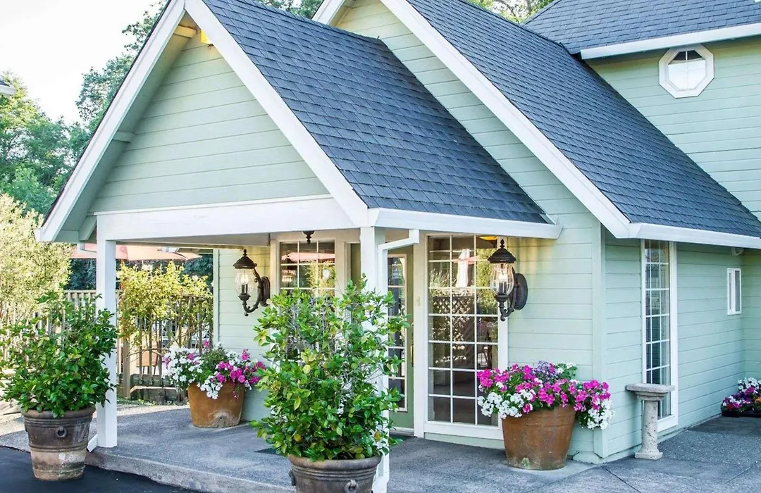 Baechtel Creek Inn-1