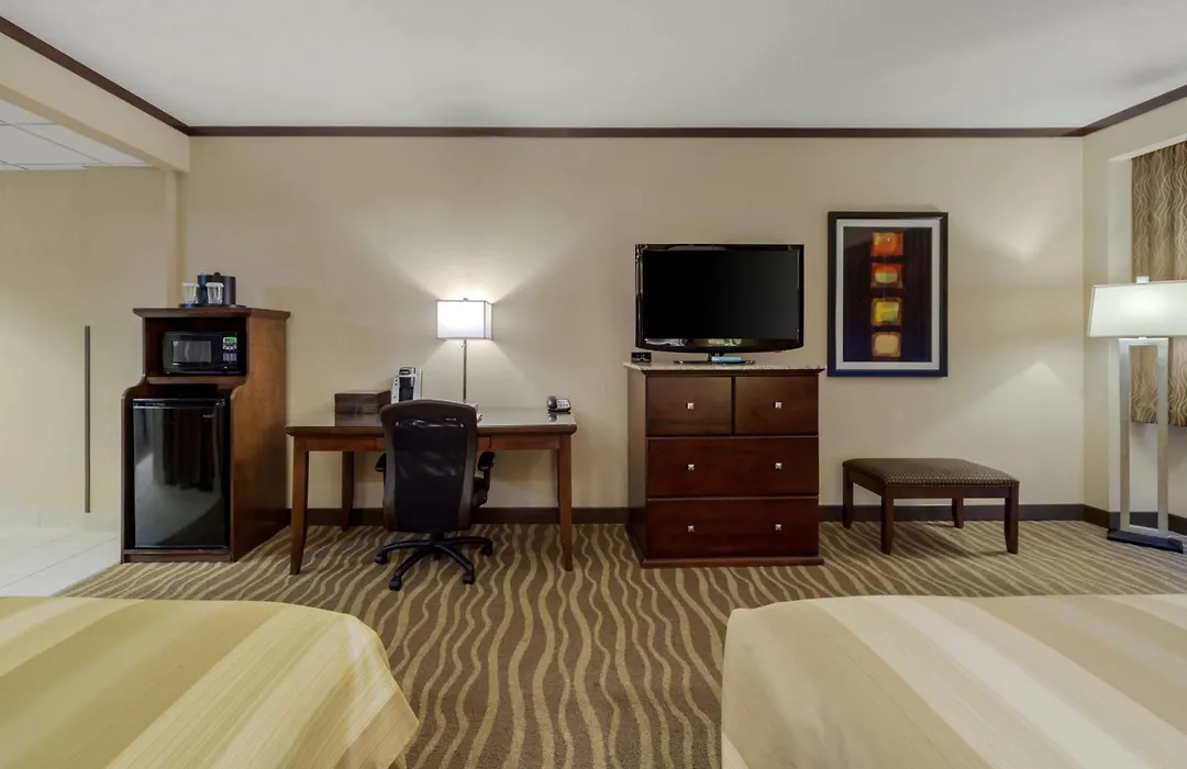Best Western Premier Denham Inn & Suites-1
