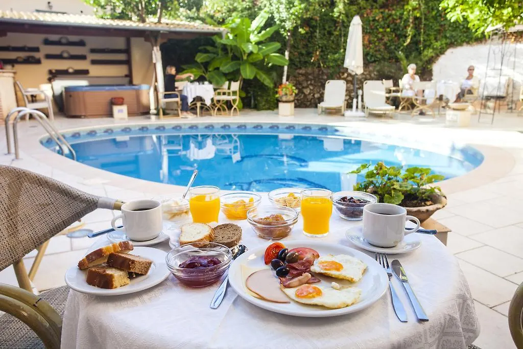 Paradise Hotel-1