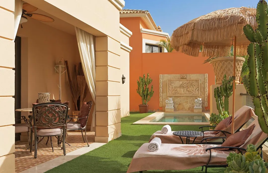 Royal Garden Villas, Luxury Hotel-1